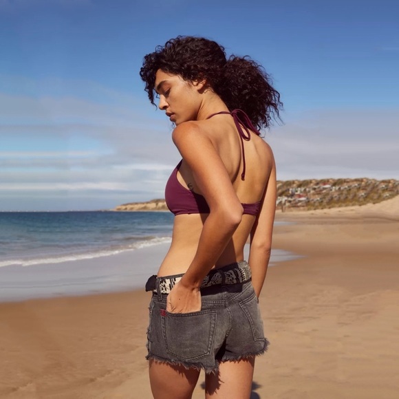 BDG Essential Mid Rise Distressed Black Cut Off Denim Shorts Size 28 - Picture 3 of 11